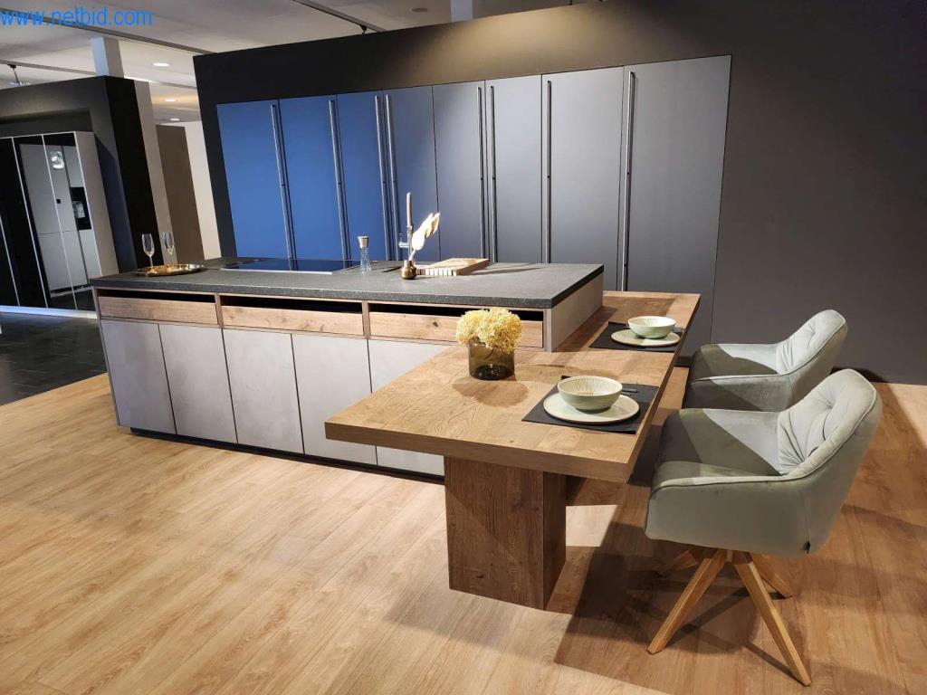 Kuchnie na wymiar, meble do salonu, meble łazienkowe, materiały dekoracyjne i kuchenne urządzenia elektryczne.-1