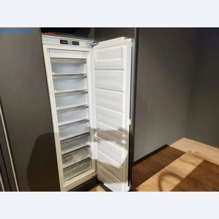 Ingerichte keukens, woonkamermeubels, badkamermeubels, decoratiemateriaal en elektrische keukenapparaten-1