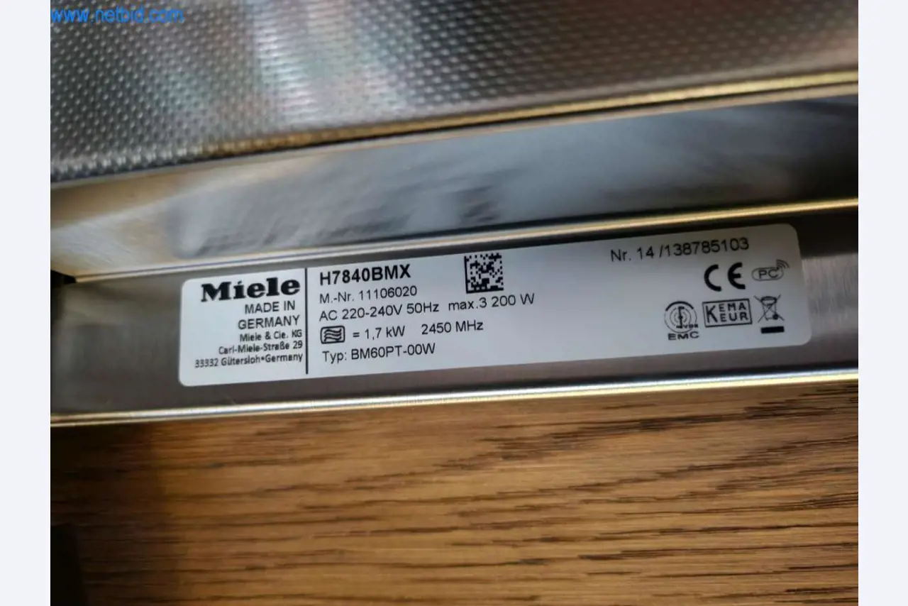 Ingerichte keukens, woonkamermeubels, badkamermeubels, decoratiemateriaal en elektrische keukenapparaten-8