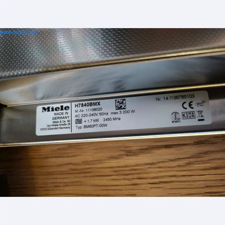 Ingerichte keukens, woonkamermeubels, badkamermeubels, decoratiemateriaal en elektrische keukenapparaten-8