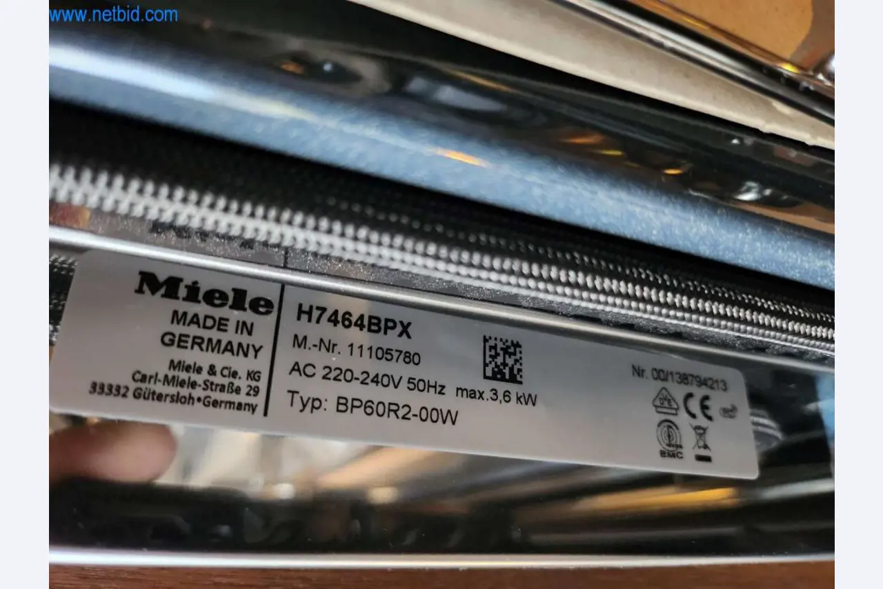 Ingerichte keukens, woonkamermeubels, badkamermeubels, decoratiemateriaal en elektrische keukenapparaten-9