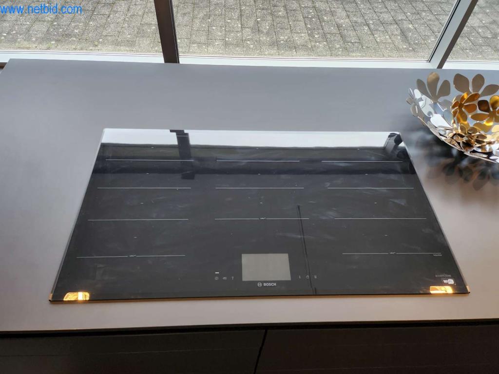 Vestavěné kuchyně, nábytek do obývacího pokoje, koupelnový nábytek, dekorační materiály a kuchyňské elektrospotřebiče-1