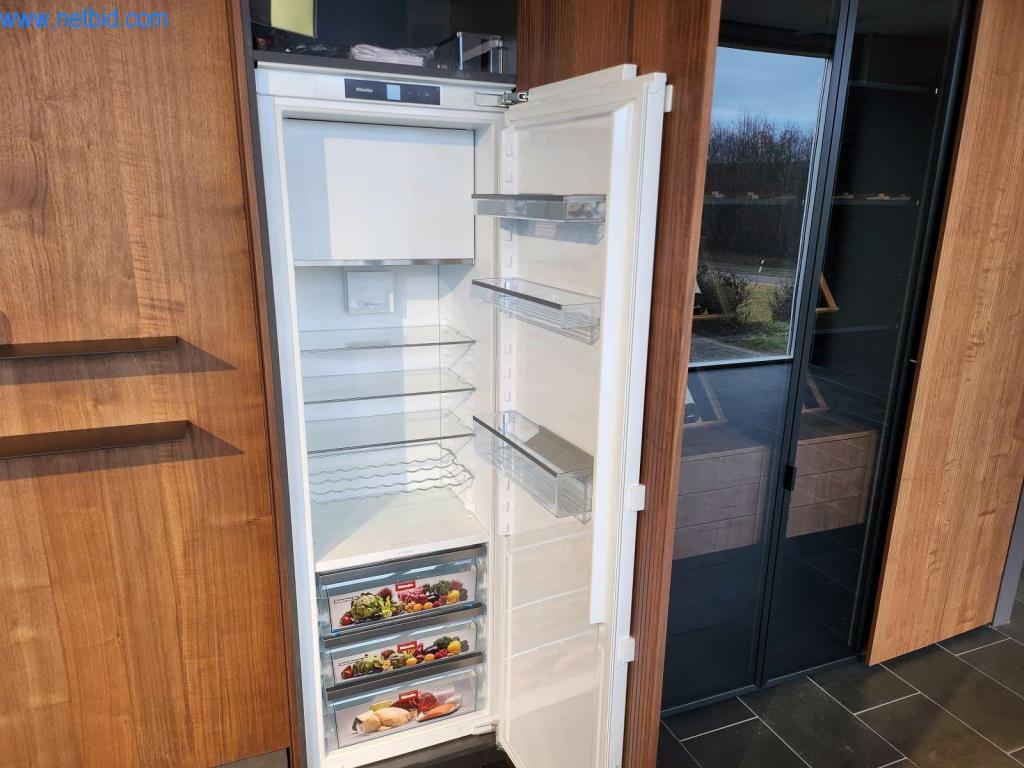 Vestavěné kuchyně, nábytek do obývacího pokoje, koupelnový nábytek, dekorační materiály a kuchyňské elektrospotřebiče-5