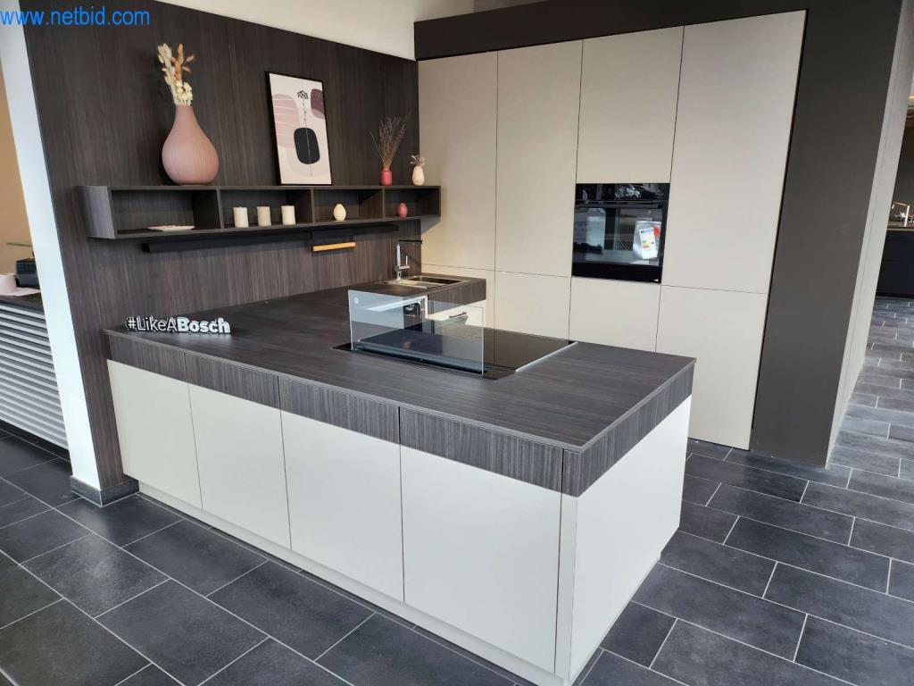 Kuchnie na wymiar, meble do salonu, meble łazienkowe, materiały dekoracyjne i kuchenne urządzenia elektryczne.-1