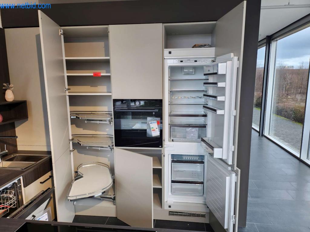 Kuchnie na wymiar, meble do salonu, meble łazienkowe, materiały dekoracyjne i kuchenne urządzenia elektryczne.-2