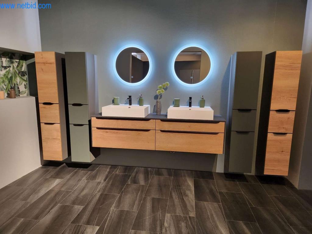 Kuchnie na wymiar, meble do salonu, meble łazienkowe, materiały dekoracyjne i kuchenne urządzenia elektryczne.-2