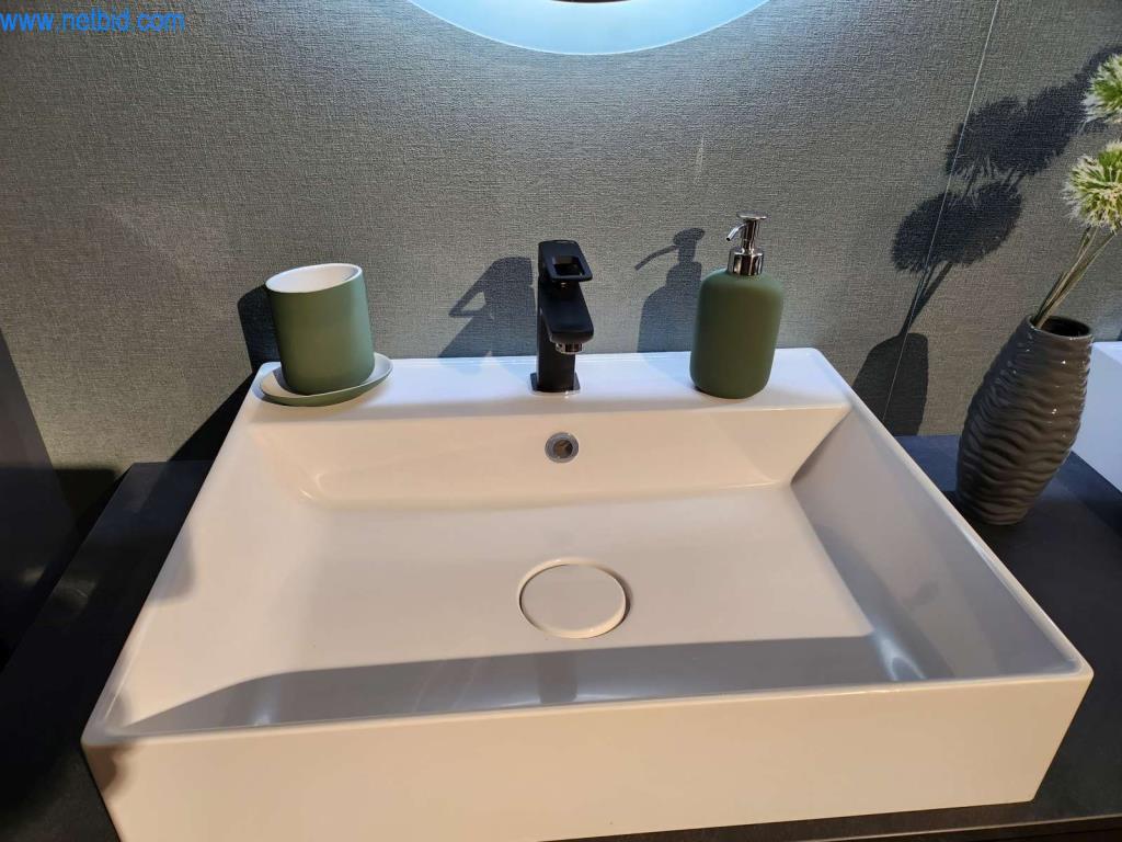 Kuchnie na wymiar, meble do salonu, meble łazienkowe, materiały dekoracyjne i kuchenne urządzenia elektryczne.-4