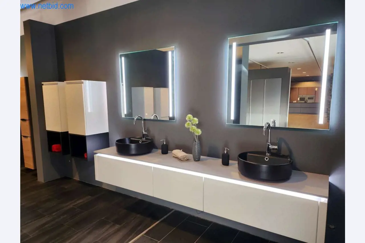 Vestavěné kuchyně, nábytek do obývacího pokoje, koupelnový nábytek, dekorační materiály a kuchyňské elektrospotřebiče-1