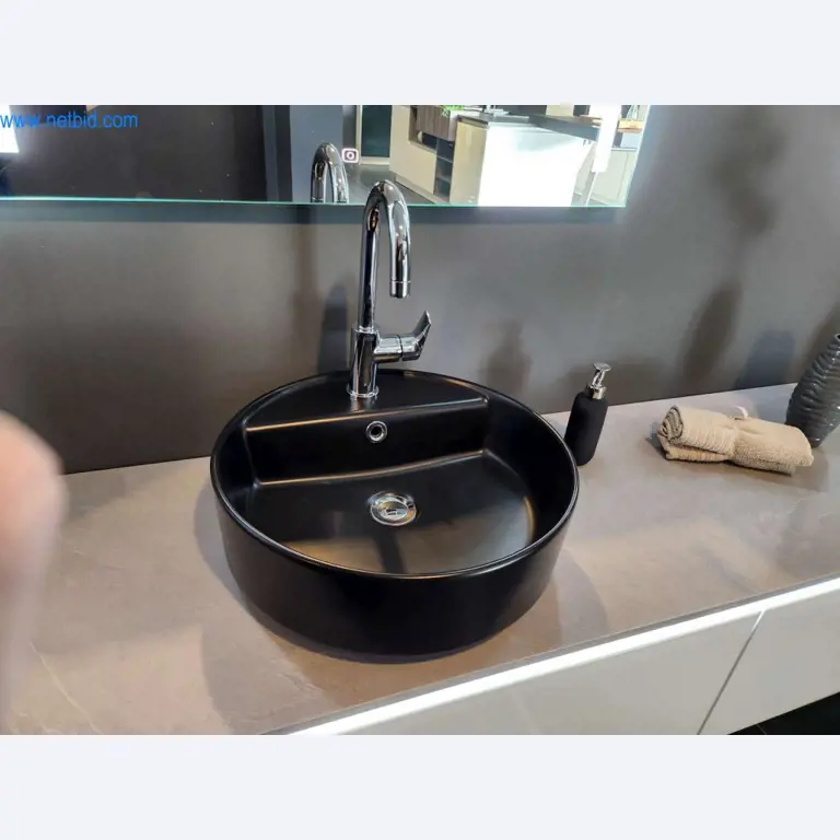 Vestavěné kuchyně, nábytek do obývacího pokoje, koupelnový nábytek, dekorační materiály a kuchyňské elektrospotřebiče-3