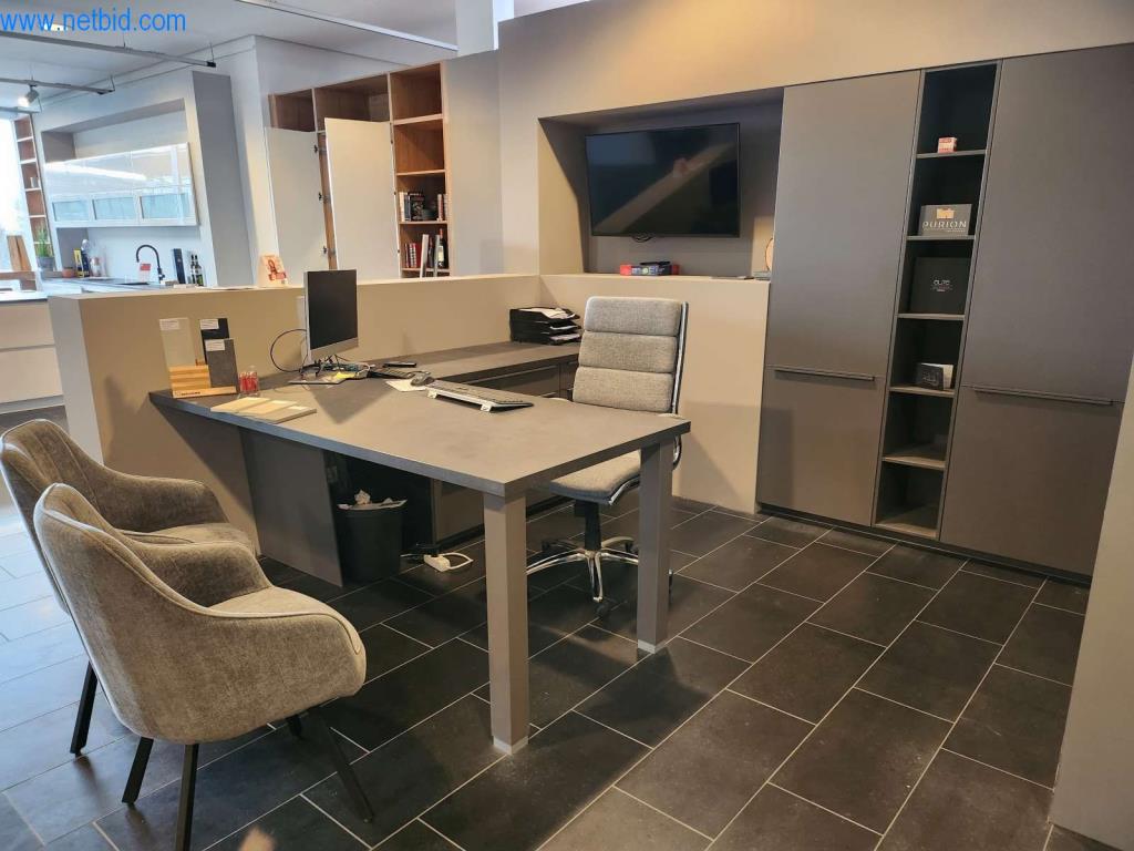 Kuchnie na wymiar, meble do salonu, meble łazienkowe, materiały dekoracyjne i kuchenne urządzenia elektryczne.-1