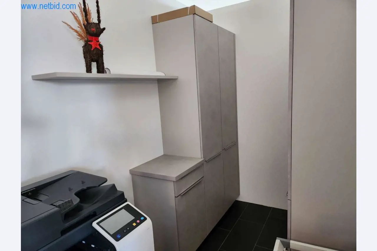 Vestavěné kuchyně, nábytek do obývacího pokoje, koupelnový nábytek, dekorační materiály a kuchyňské elektrospotřebiče-1