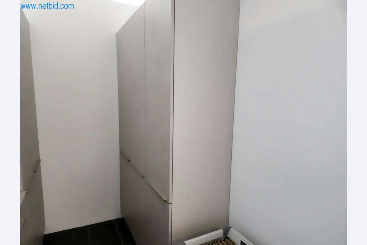 Vestavěné kuchyně, nábytek do obývacího pokoje, koupelnový nábytek, dekorační materiály a kuchyňské elektrospotřebiče-2