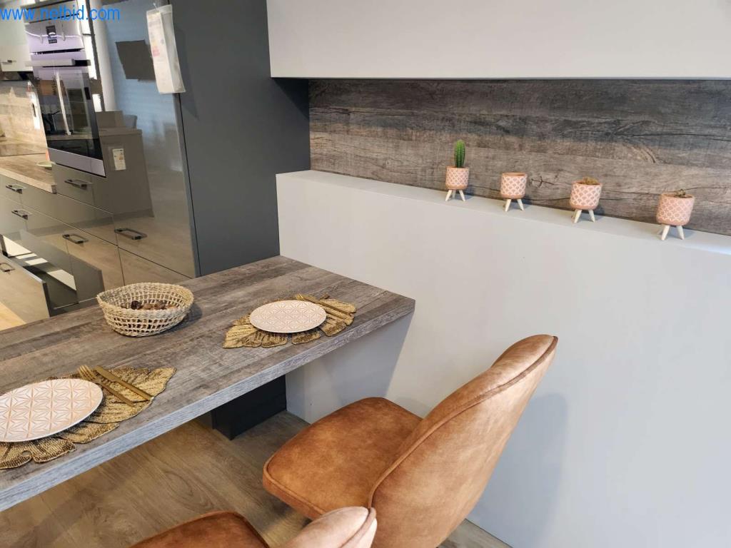 Cuisines intégrées, meubles de salon, meubles de salle de bain, matériel de décoration et appareils électroménagers de cuisine-4