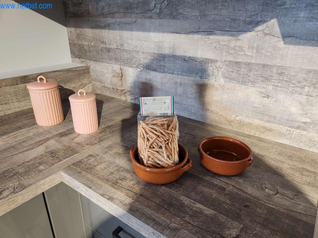 Cuisines intégrées, meubles de salon, meubles de salle de bain, matériel de décoration et appareils électroménagers de cuisine-5