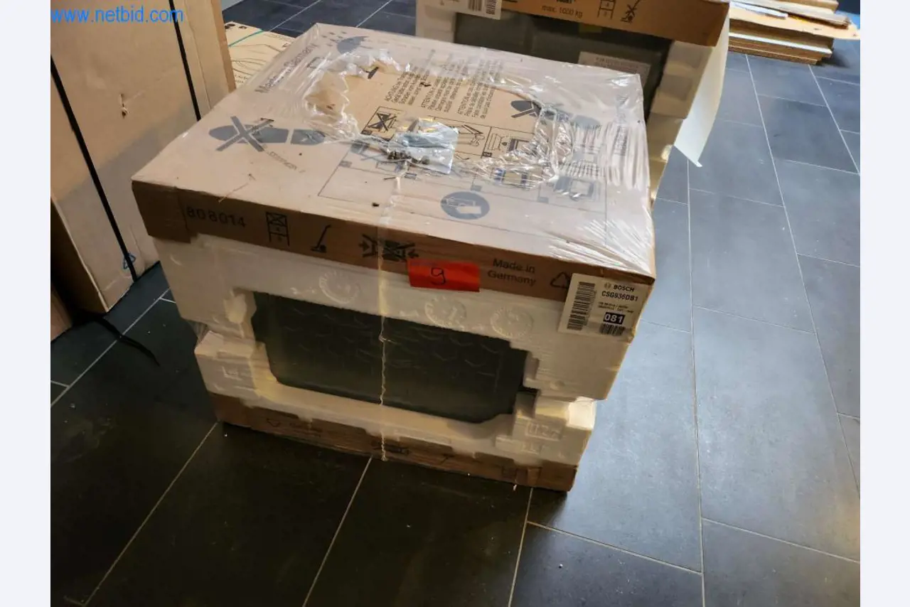 Ingerichte keukens, woonkamermeubels, badkamermeubels, decoratiemateriaal en elektrische keukenapparaten-1