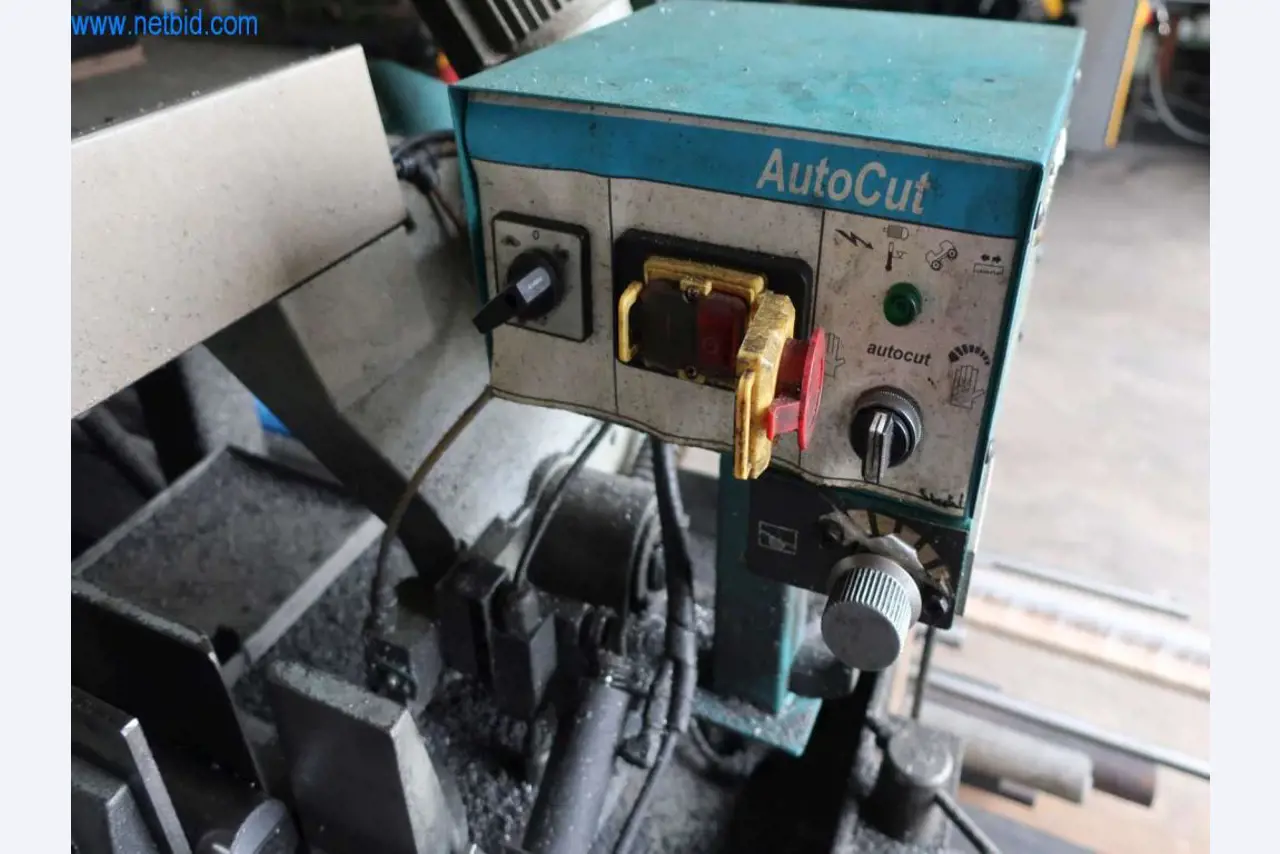 Tour CNC bien entretenu-3