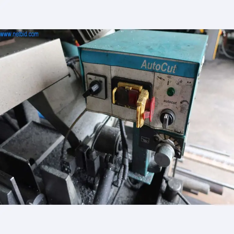 Tour CNC bien entretenu-3