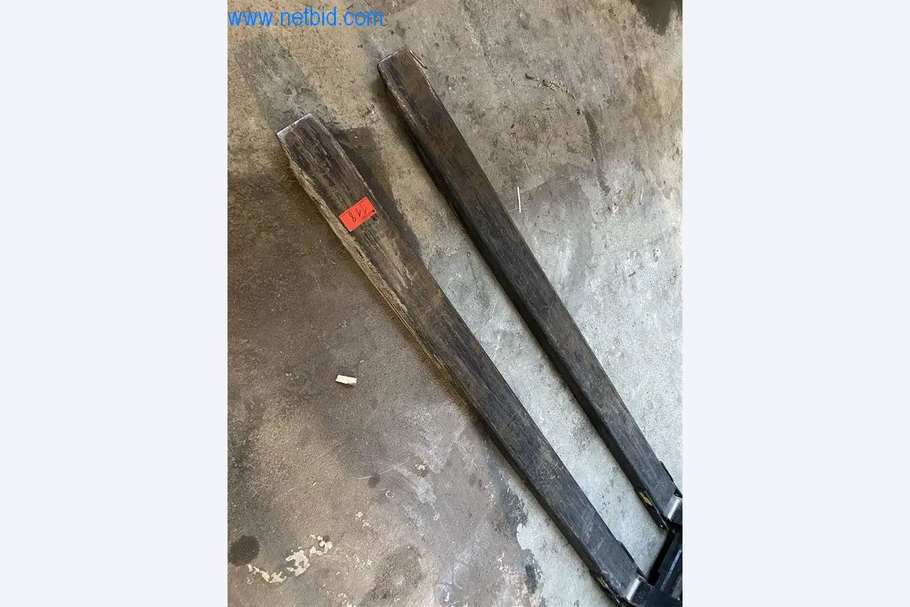 Provozní a kancelářské vybavení dopravního podniku-1