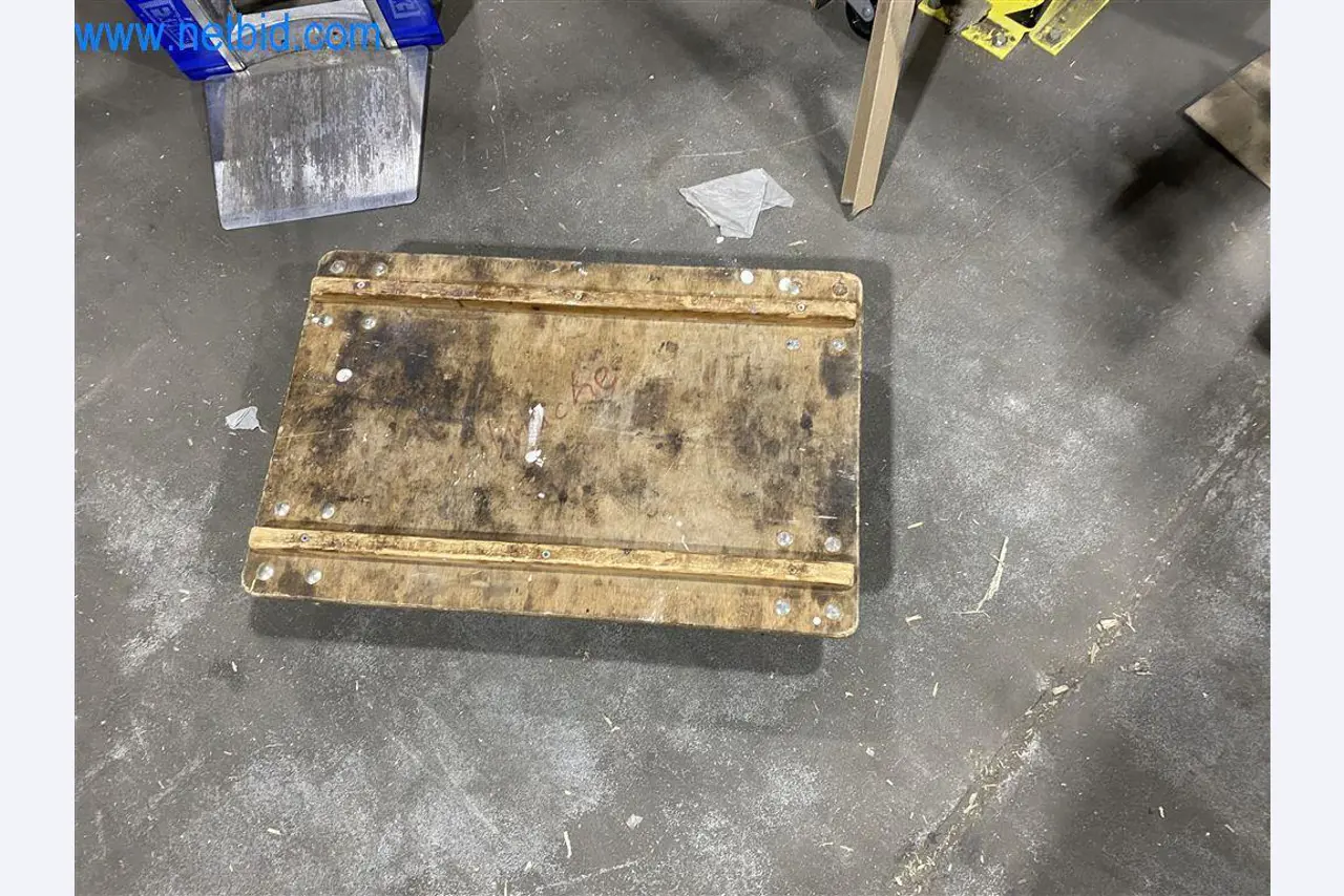 Provozní a kancelářské vybavení dopravního podniku-3