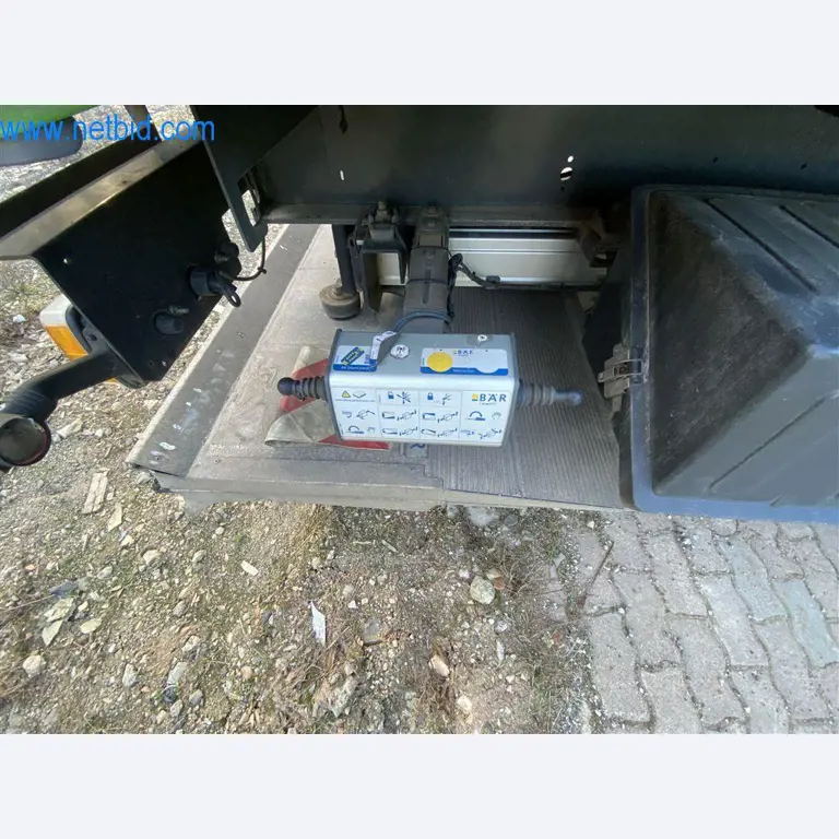 Equipamiento operativo y de oficina de una empresa de transportes-13