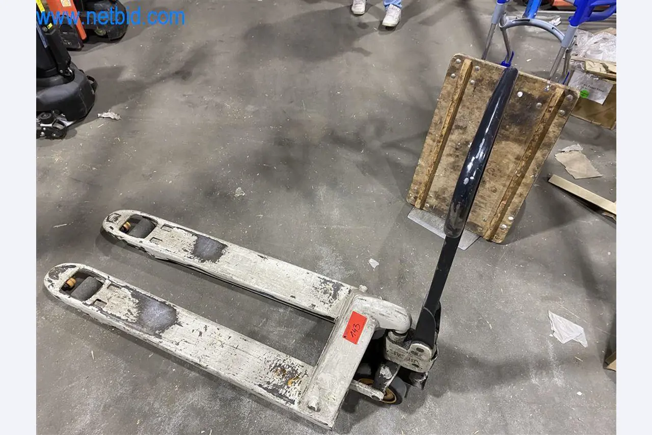 Bedrijfs- en kantooruitrusting van een transportbedrijf-1