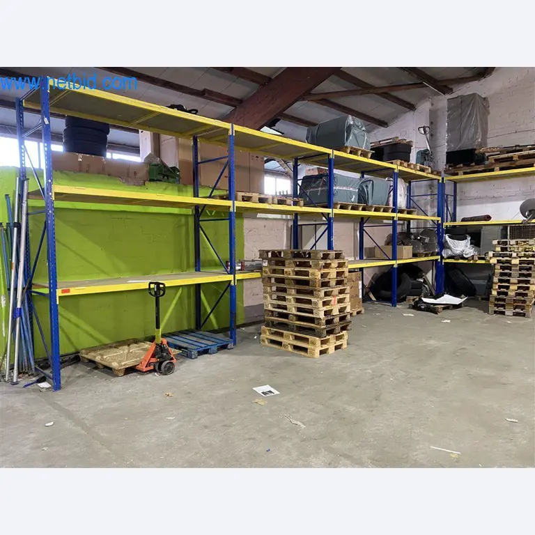 Equipamiento operativo y de oficina de una empresa de transportes-1