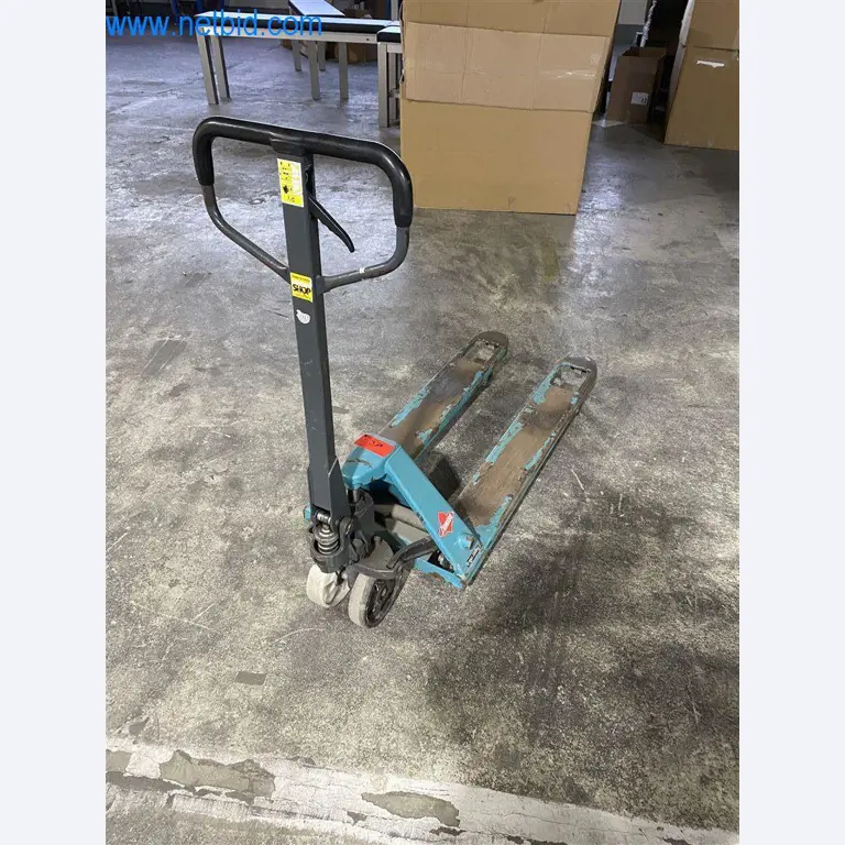 Equipamiento operativo y de oficina de una empresa de transportes-1