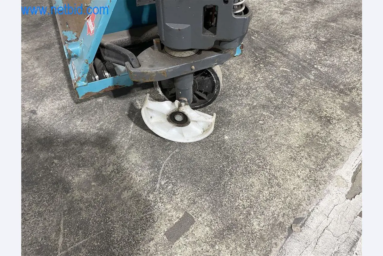 Equipamiento operativo y de oficina de una empresa de transportes-2