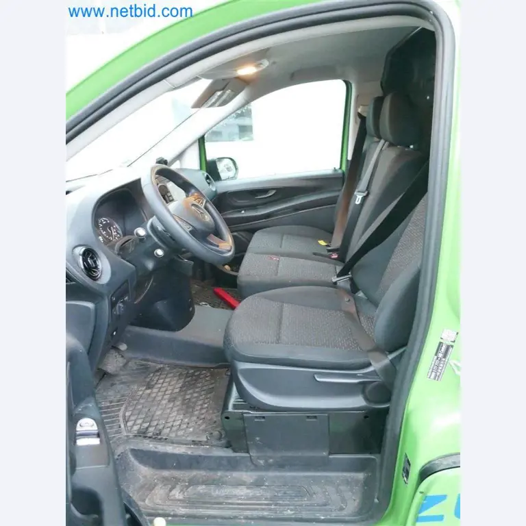 Bedrijfs- en kantooruitrusting van een transportbedrijf-16