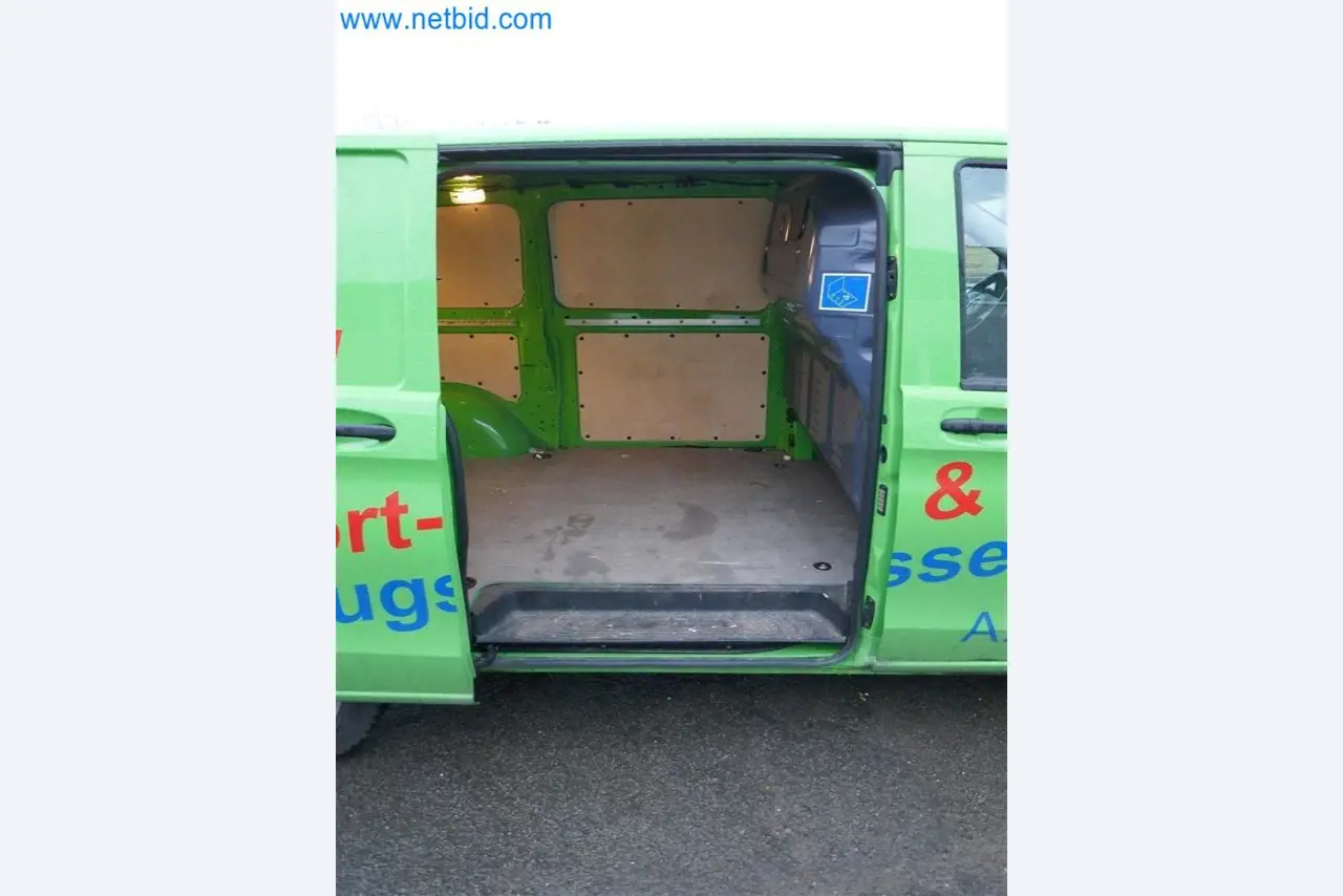 Bedrijfs- en kantooruitrusting van een transportbedrijf-23