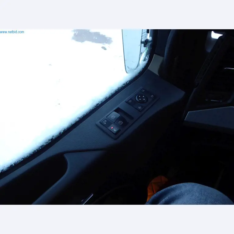 Wyposażenie operacyjne i biurowe firmy transportowej-13