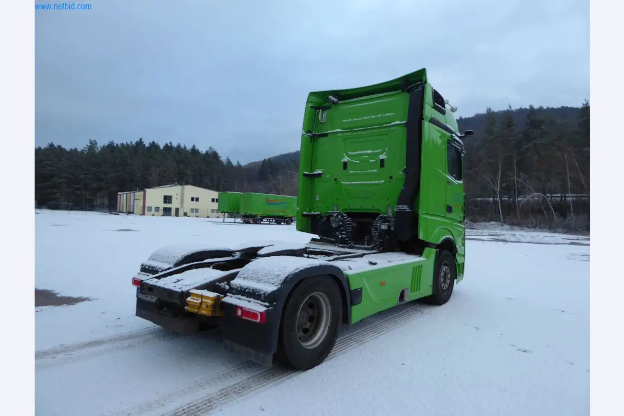 Wyposażenie operacyjne i biurowe firmy transportowej-3