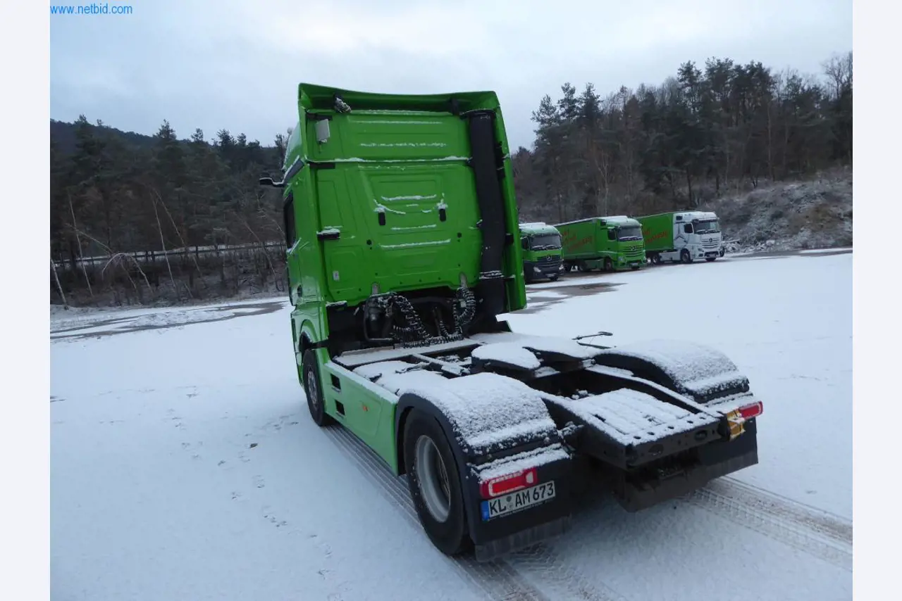 Wyposażenie operacyjne i biurowe firmy transportowej-4