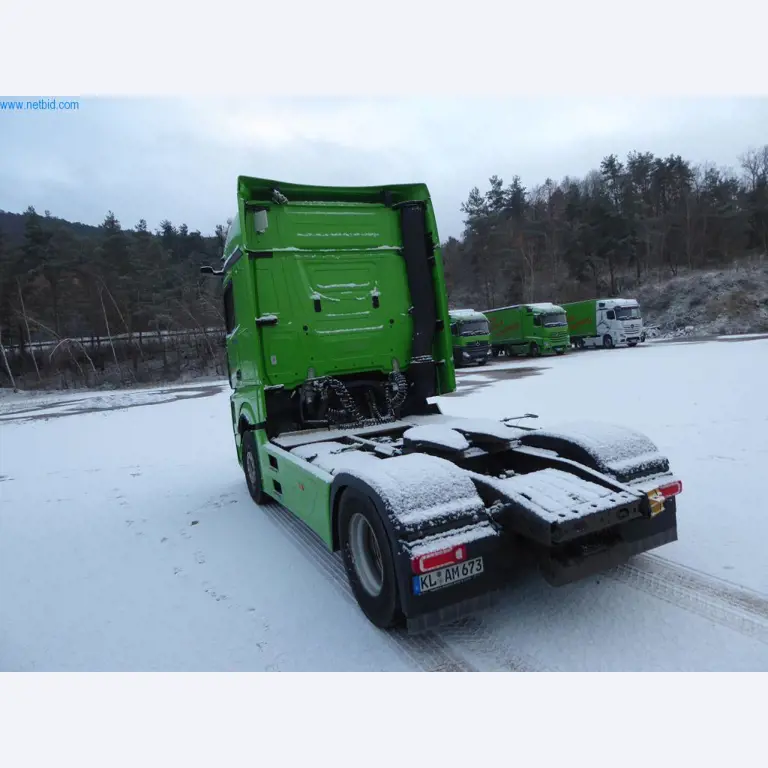 Wyposażenie operacyjne i biurowe firmy transportowej-4