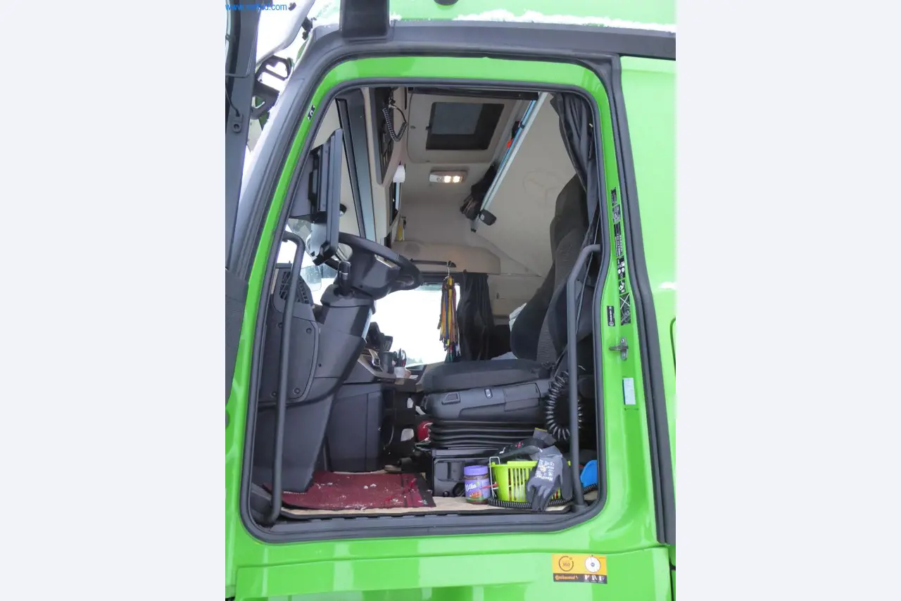 Wyposażenie operacyjne i biurowe firmy transportowej-5