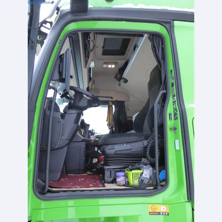 Wyposażenie operacyjne i biurowe firmy transportowej-5