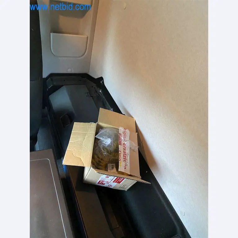 Material de exploração e de escritório de uma empresa de transportes-19