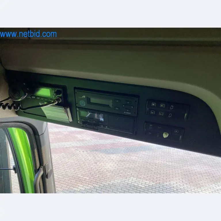 Equipamiento operativo y de oficina de una empresa de transportes-14