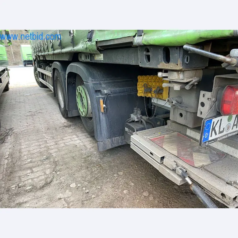 Equipamiento operativo y de oficina de una empresa de transportes-4