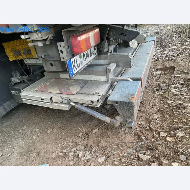 Equipamiento operativo y de oficina de una empresa de transportes-5