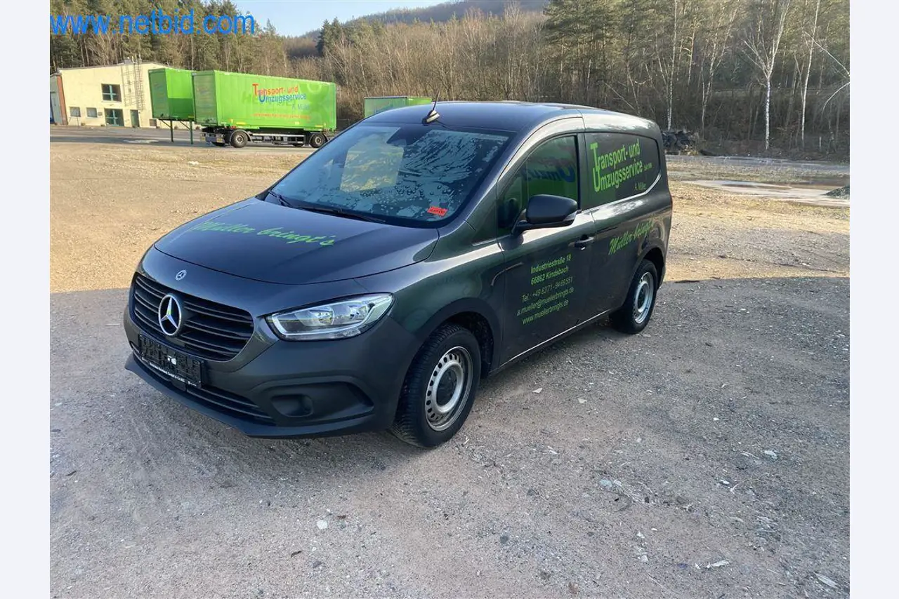 Material de exploração e de escritório de uma empresa de transportes-1