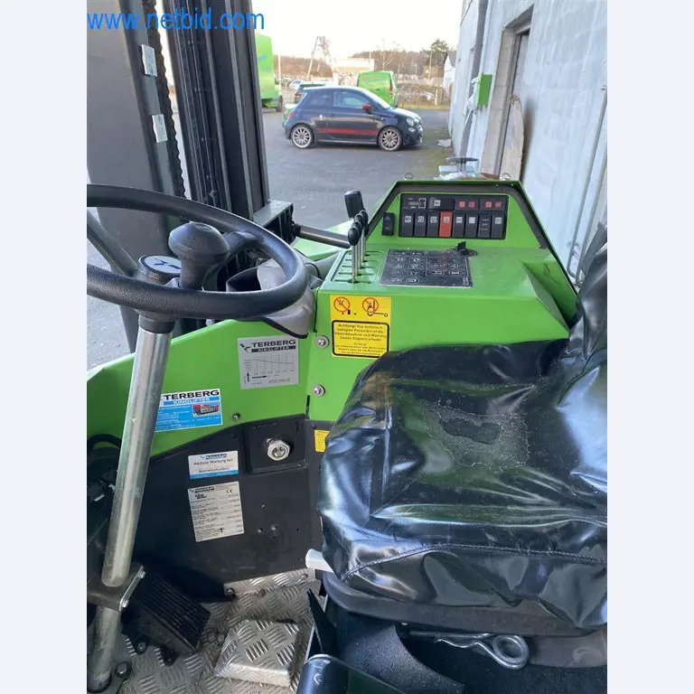 Material de exploração e de escritório de uma empresa de transportes-4
