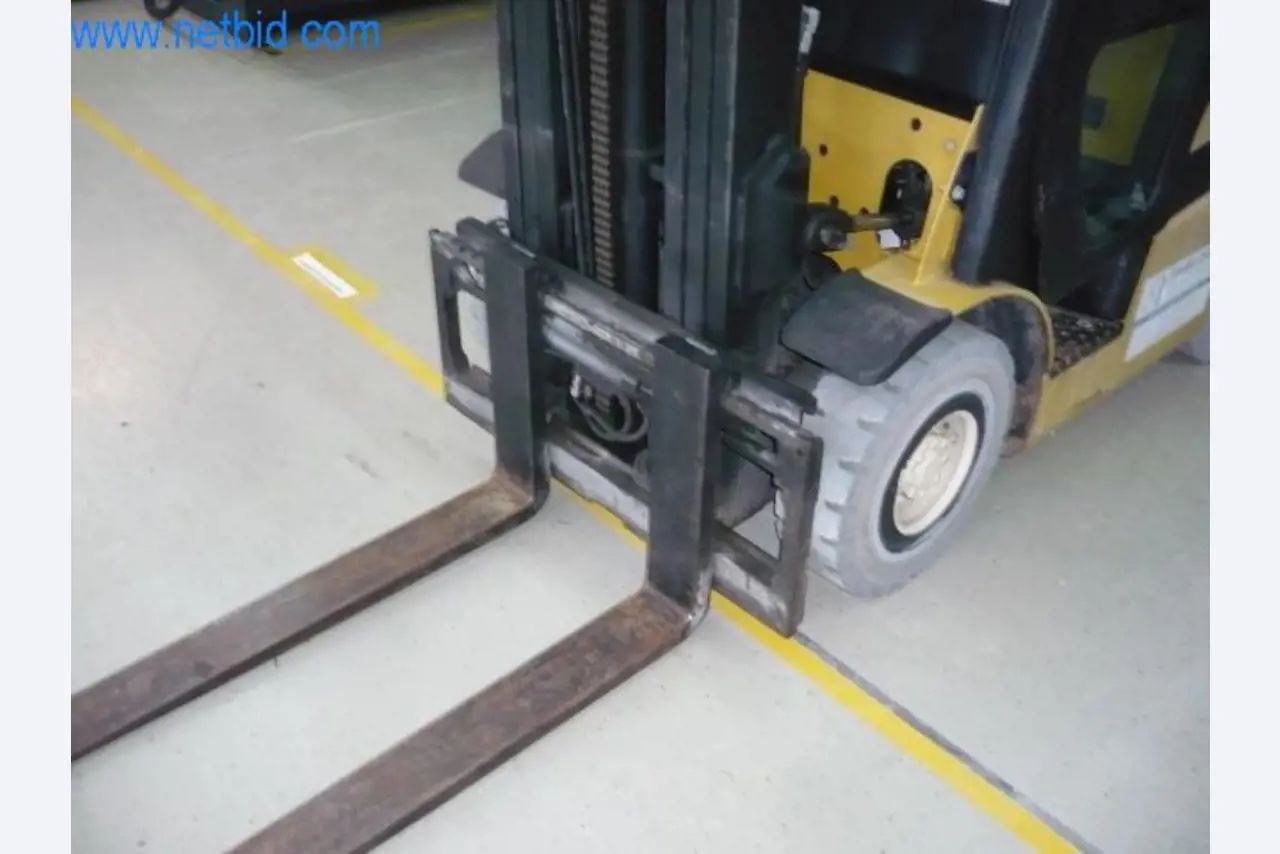 CNC draai-/freescentrum/machines, industriële trucks, kantoor- en bedrijfsuitrusting-2