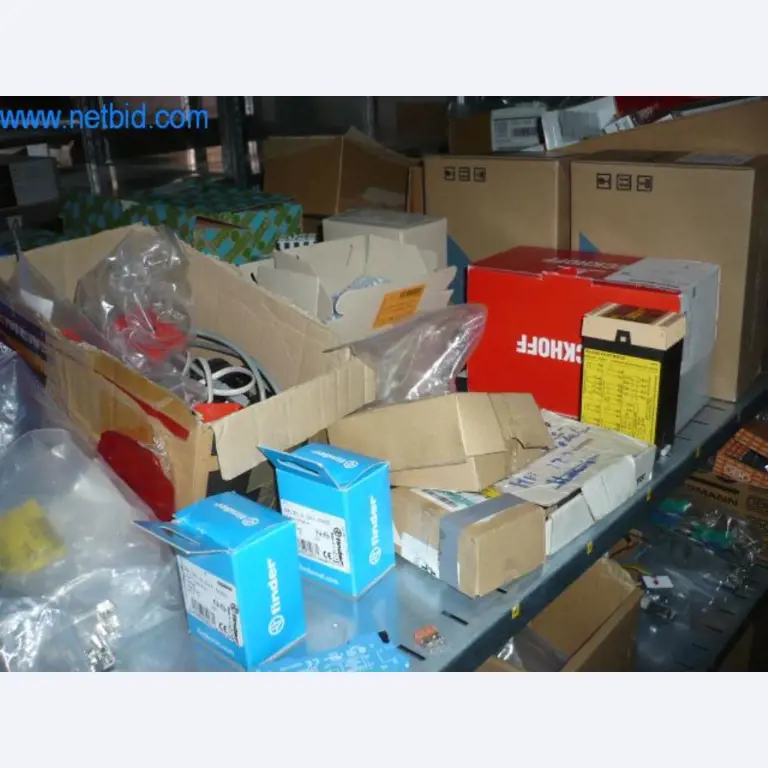 CNC draai-/freescentrum/machines, industriële trucks, kantoor- en bedrijfsuitrusting-1