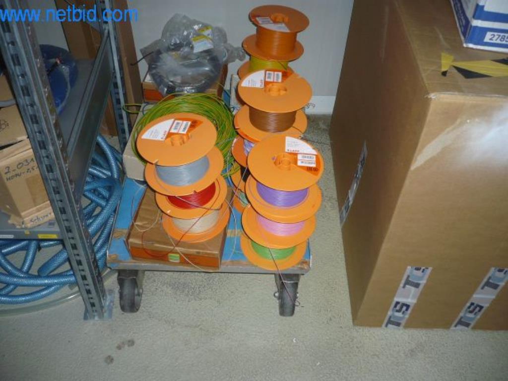 Centre de tournage/fraisage CNC / machines, chariots de manutention, équipement de bureau et de commerce-2