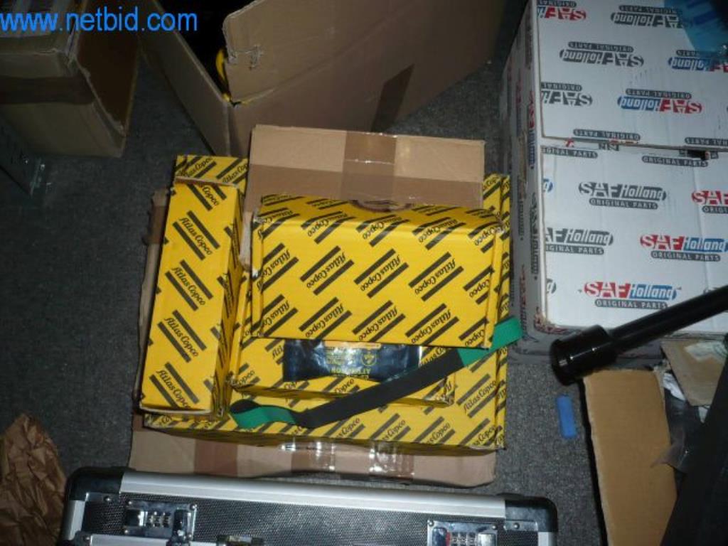 Centre de tournage/fraisage CNC / machines, chariots de manutention, équipement de bureau et de commerce-2