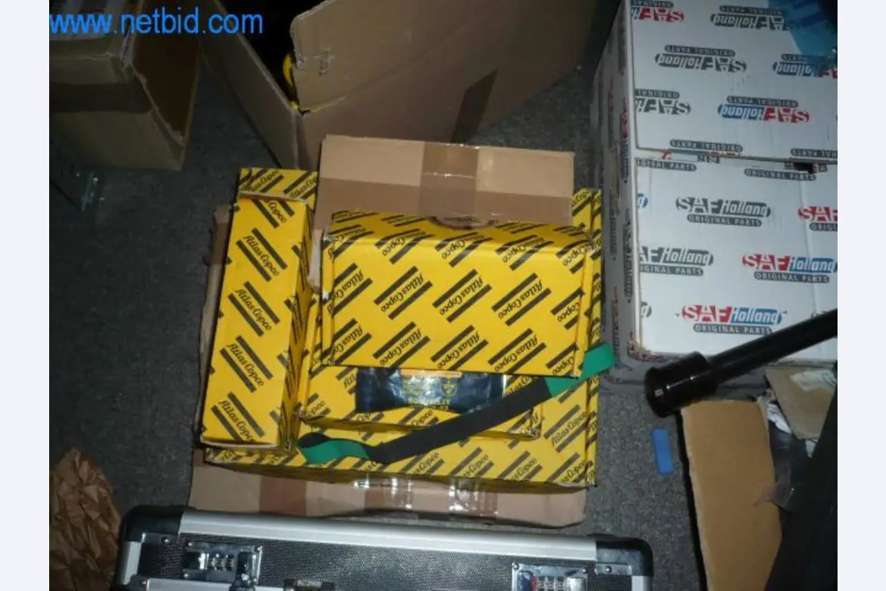 CNC draai-/freescentrum/machines, industriële trucks, kantoor- en bedrijfsuitrusting-2