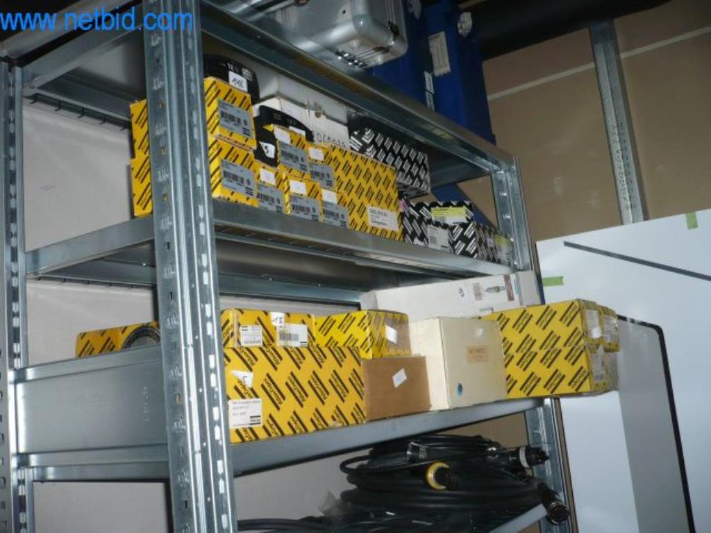 Centre de tournage/fraisage CNC / machines, chariots de manutention, équipement de bureau et de commerce-5