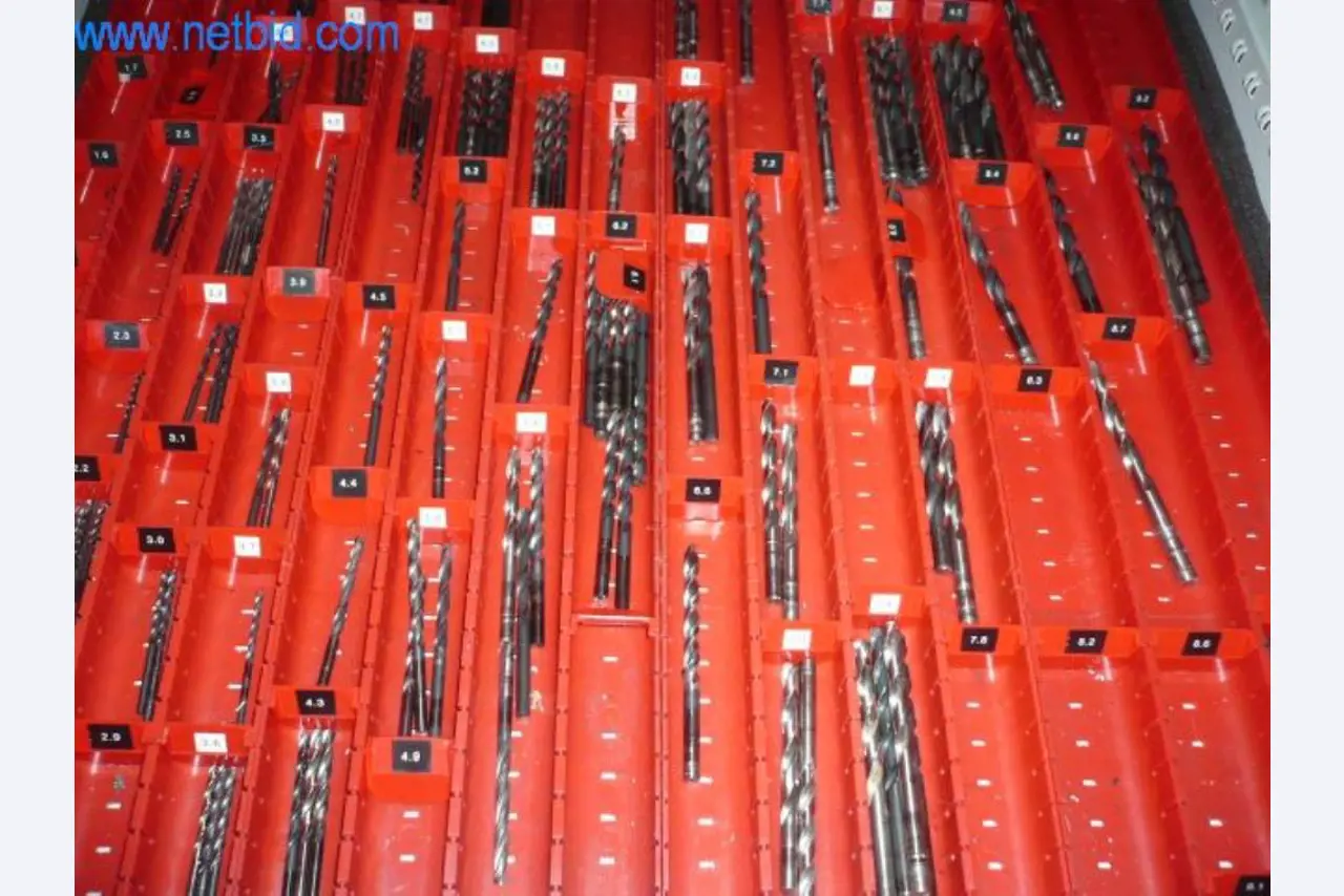 CNC draai-/freescentrum/machines, industriële trucks, kantoor- en bedrijfsuitrusting-2