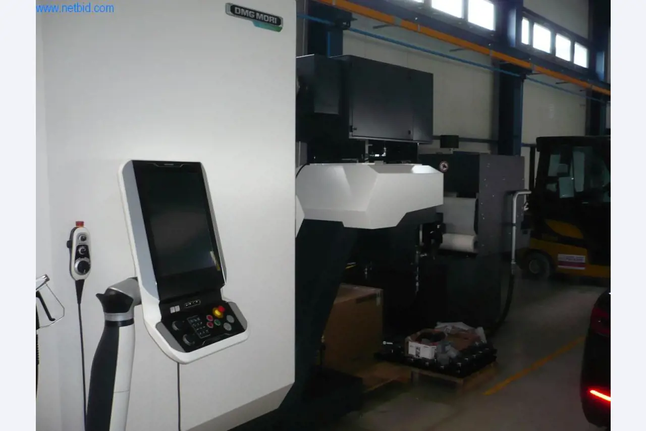 CNC soustružnicko-frézovací centra / stroje, průmyslové vozíky, kancelářské a obchodní vybavení-11